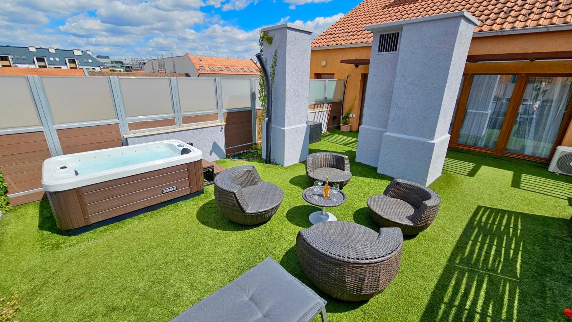 Jacuzzi Tuscany Terrace Free Parking Apartment Budapest
