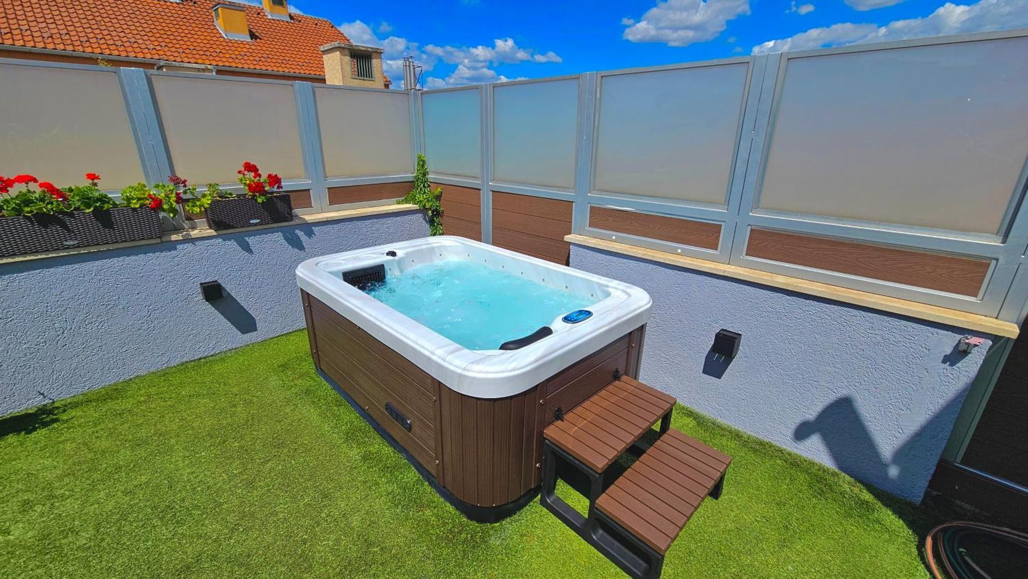 Jacuzzi Tuscany Terrace Free Parking